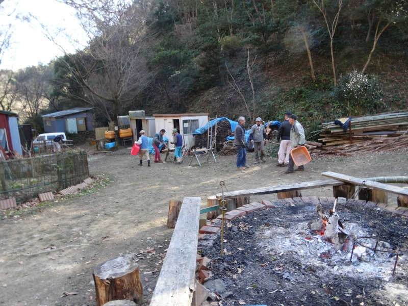 初出は新年会の準備と大掃除になった・・・孝子の森_c0108460_17544119.jpg