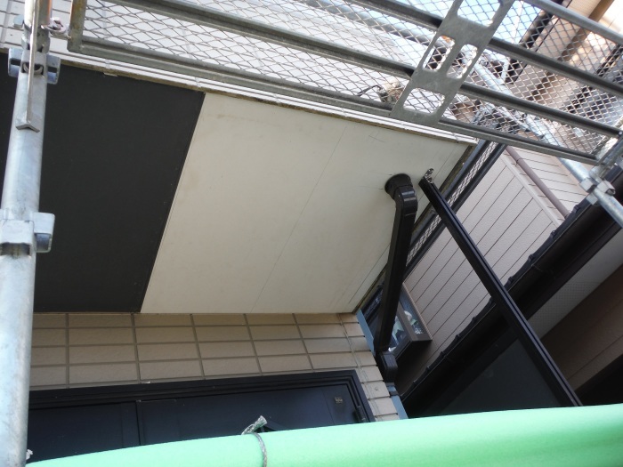 塗り替えとバルコニー補修 ~壁中の雨漏り状況。_d0165368_05260032.jpg