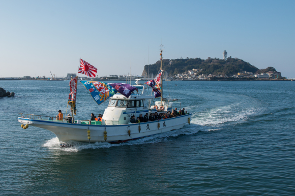 湘南の船祝い　腰越漁港_f0217933_18341408.jpg