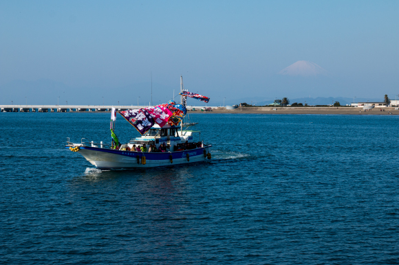 湘南の船祝い　腰越漁港_f0217933_18342909.jpg