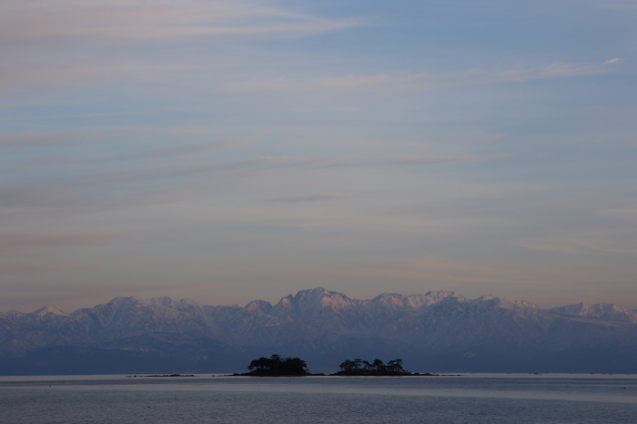 虻が島と剱岳_f0346740_20115660.jpg