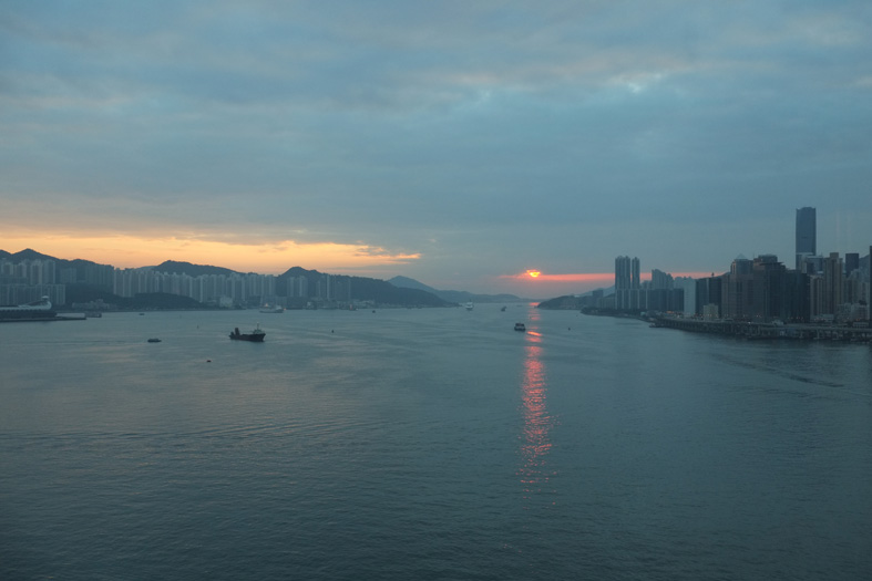 ■香港──朝焼け・夕焼け・港の夜景［1.2-5］_d0190217_1301077.jpg