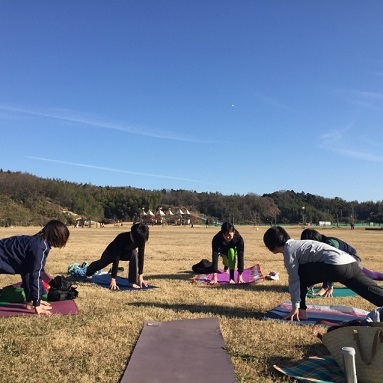 2017年新春公園ヨガ！_a0315420_16451306.jpg