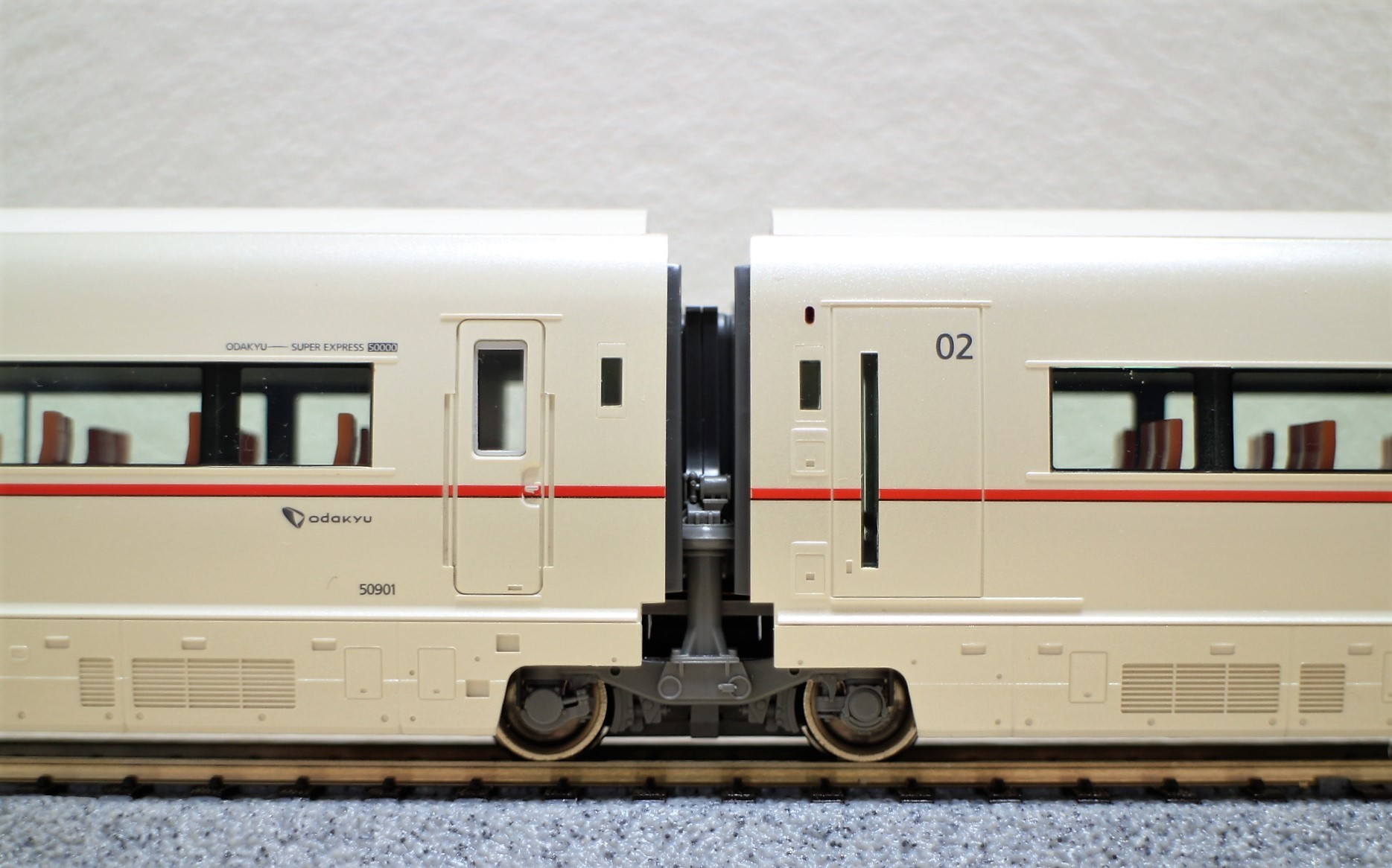 TOMIX(HO)小田急ロマンスカー50000形VSEを見る TOMIX(HO)小田急ロマンスカー50000形VSEを見る