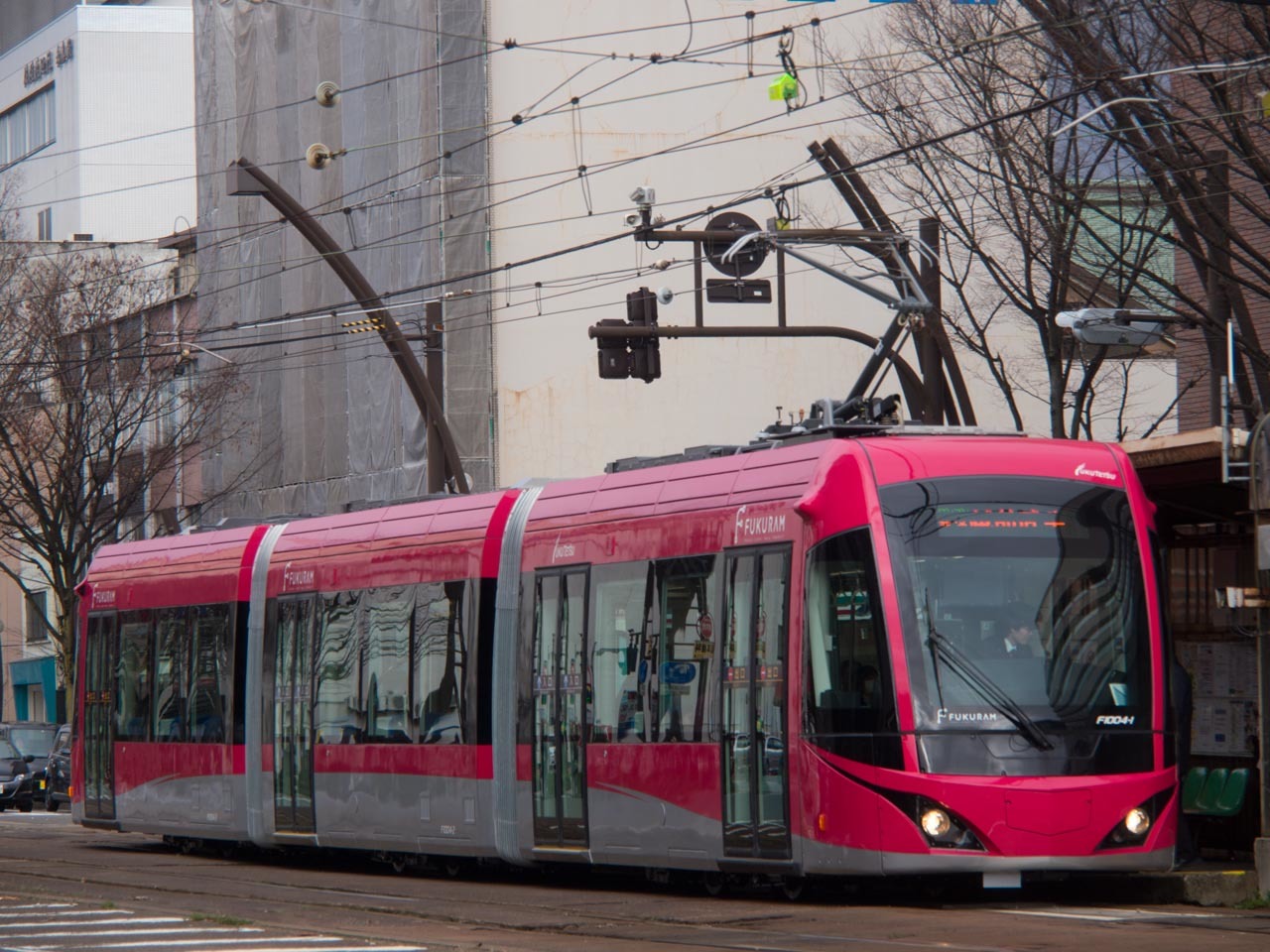 ○福井鉄道の低床電車第4編成が営業運転開始_f0111289_21473564.jpg