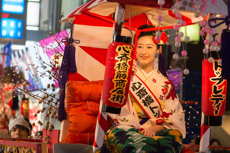 < 十日えびすの宝恵駕行列・夜の部 > (写真部門)_c0183700_22132360.jpg