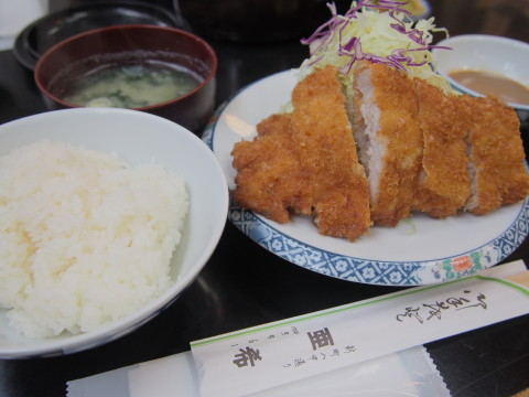 とんかつ定食(ロース):とんかつ・ステーキ亜希(青森市)_b0147224_20342366.jpg
