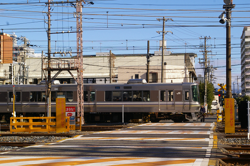 東淀川駅の踏切(1)_b0283432_23134820.jpg