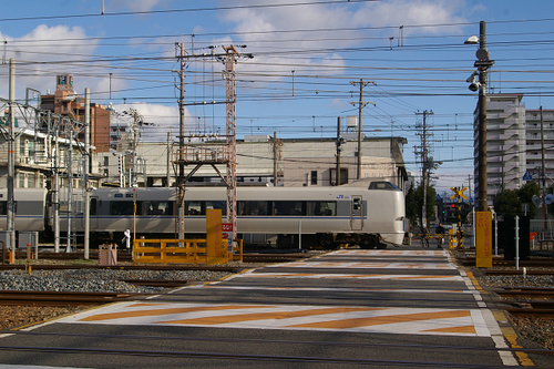 東淀川駅の踏切(1)_b0283432_23171199.jpg