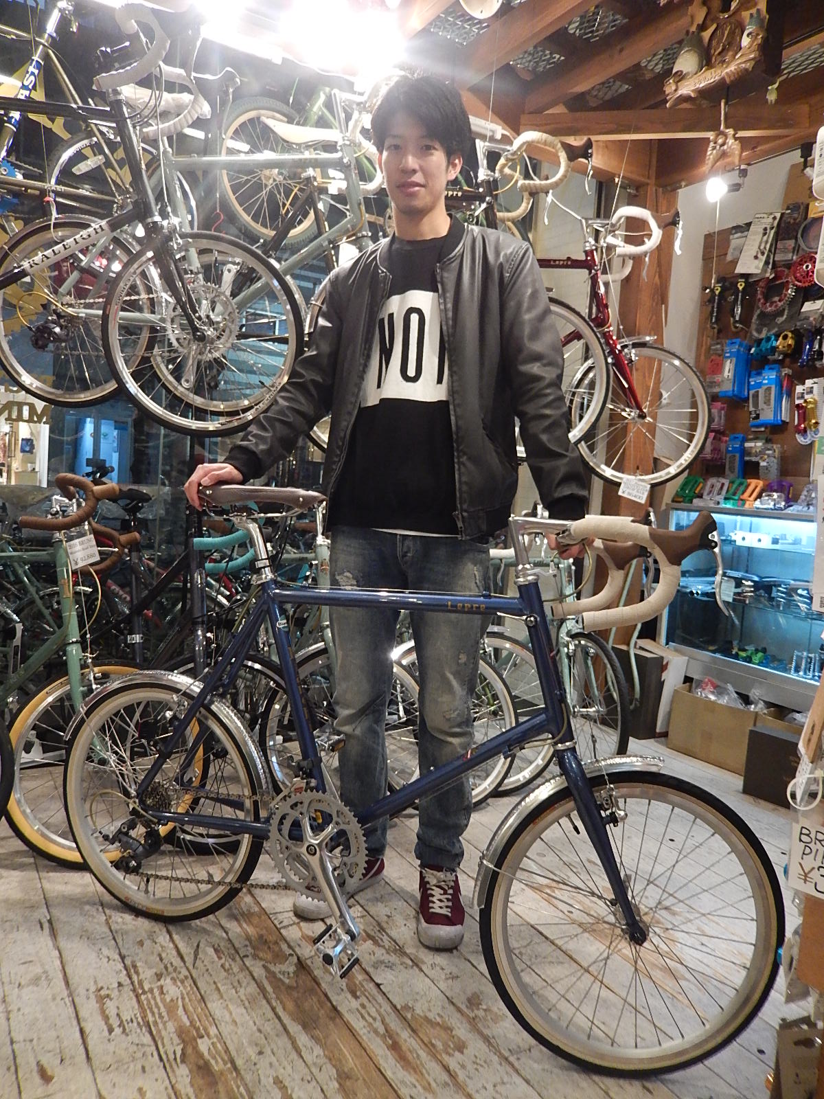 1月11日　渋谷　原宿　の自転車屋　FLAME bike前です_e0188759_19434553.jpg