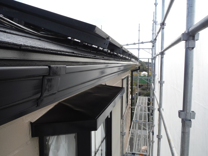 塗り替えとバルコニー補修 ~ 上塗り。_d0165368_07285974.jpg
