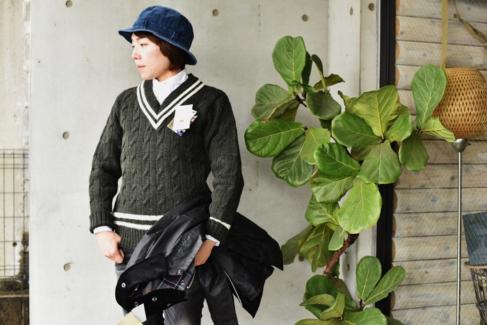 OLD DERBY (MADE in England) ・・・ V NECK LINE SWEATER!★!_d0152280_18181980.jpg