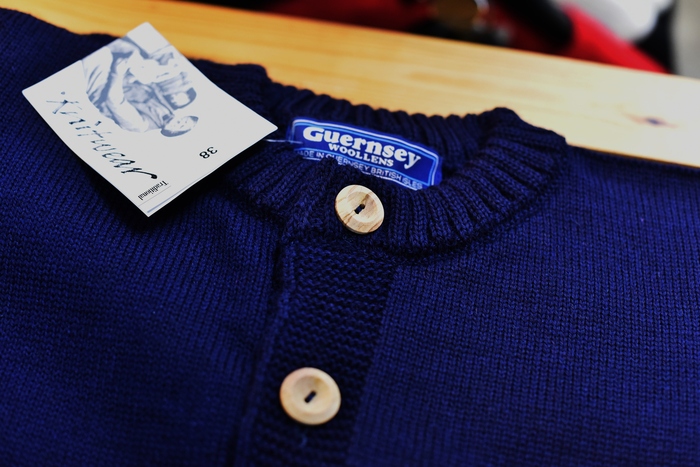 名品KNIT です。。。Guernsey Woollens Knitwear ・・・ CABLE KNIT TURTLE!★!_d0152280_20434223.jpg