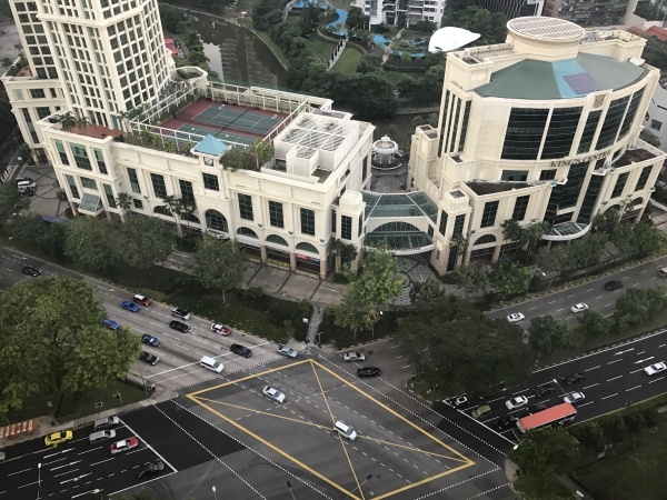 f0304452_11000400.jpg