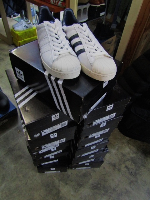 梅春的・洒落乙スニーカー!★? adidas ・・・ SUPERSTAR VULC Limited!★!_d0152280_16393114.jpg