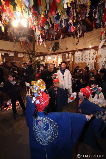 上黒川花祭り2017(その4)_e0271181_20573999.jpg