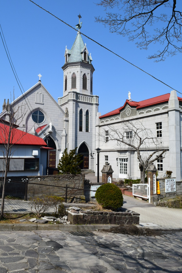 函館市】『カトリック元町教会』では約100年前の木彫採色である