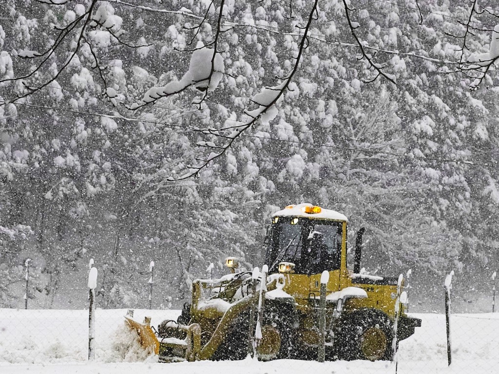 大雪、中雪・・・針畑街道・R367、圧雪・凍結注意！_d0005250_20251416.jpg