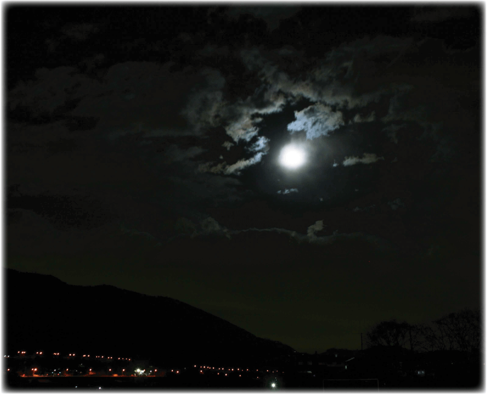 月夜と雲の踊り_c0107829_17580946.gif