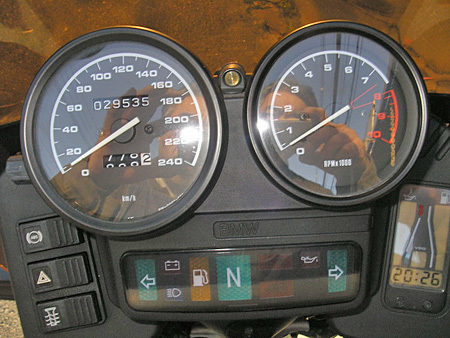 お勧めの中古車 BMW R1100GS_e0218639_22052679.jpg