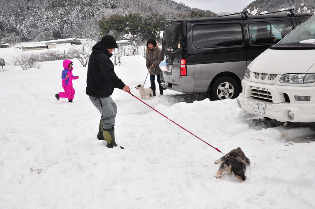 雪と牧場　その２　1/15_b0214652_16140919.jpg