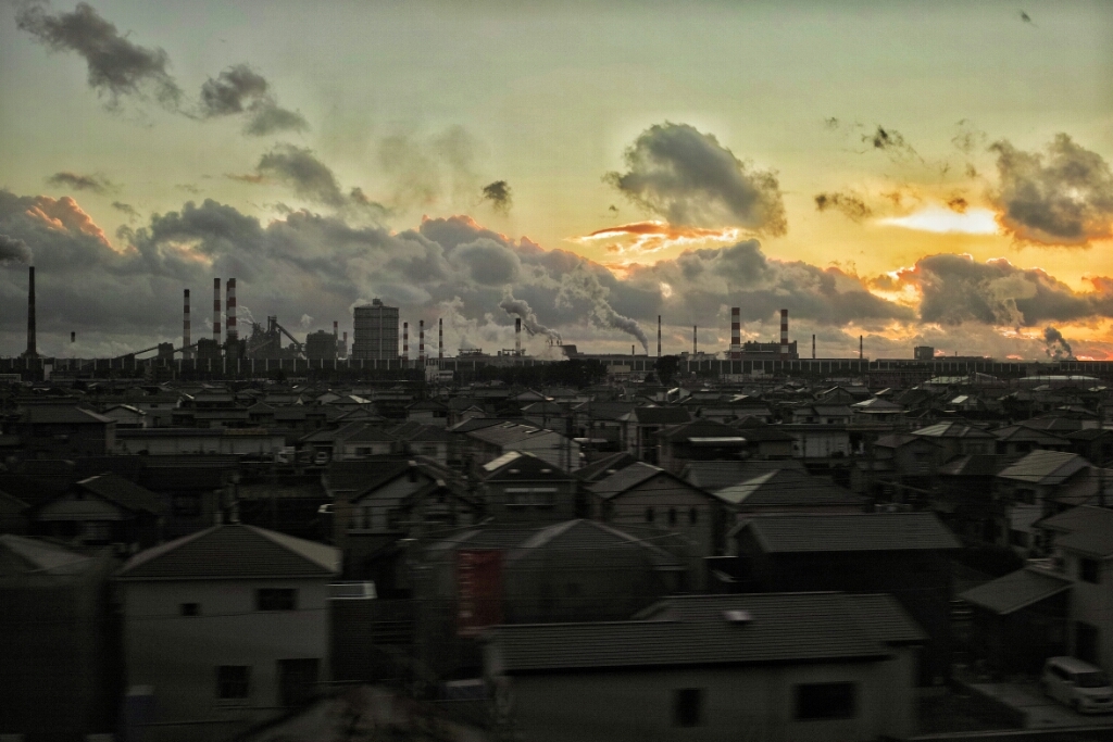 ★夕暮れの工場群_e0291683_17215424.jpg