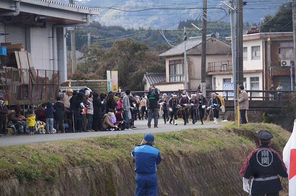 ２０１７南関町消防出初式（竿頭標的落とし・第１分団各部対抗）・千寿の楽しい歴史_a0137997_1648557.jpg