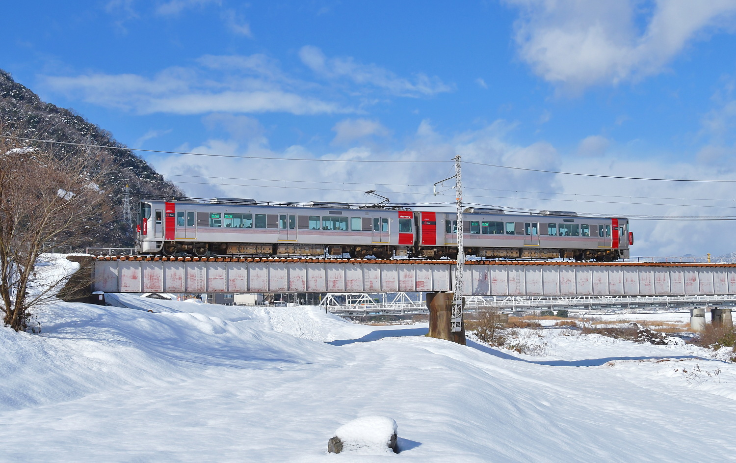 雪晴れの可部線_a0251146_23203628.jpg