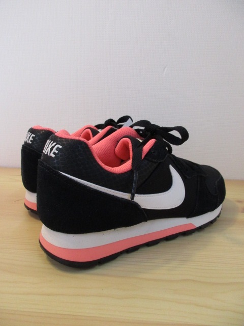 ナイキ  NIKE 749869 004  WMNS NIKE MD RUNNER 2_e0076692_19243095.jpg