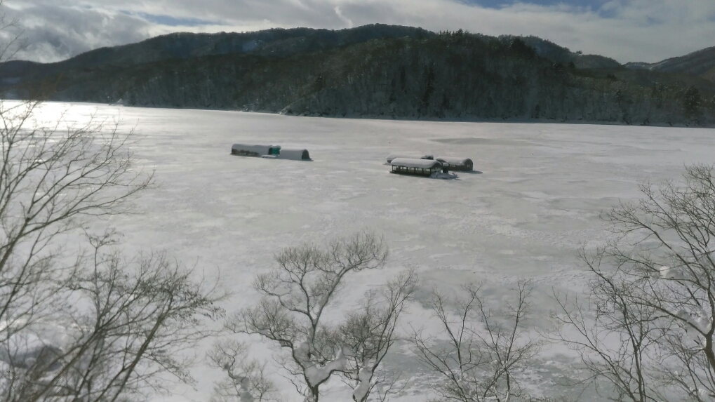 まだ氷上に乗れません。_c0160368_23295049.jpg