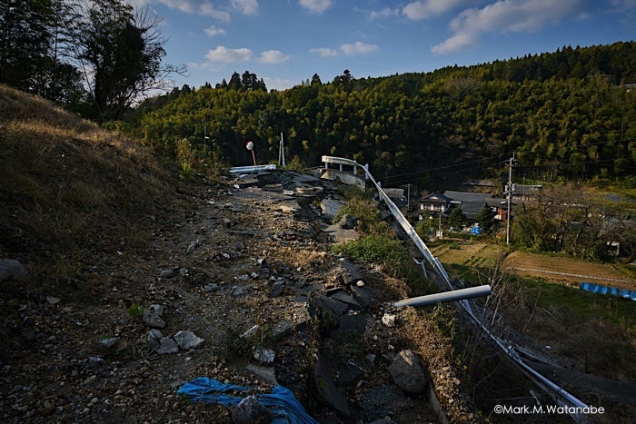 潮井水源付近の道路_e0135098_07222823.jpg