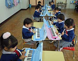 新しい曲に挑戦!_e0325335_1622368.jpg
