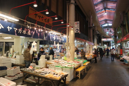 金沢旅行記 近江町市場_e0352135_21172964.jpg