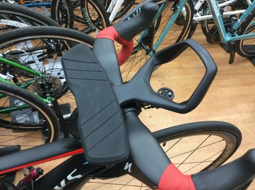 VENGE VIASに専用DHバーを装着！ : ヤマダサイクル 三宮の自転車屋