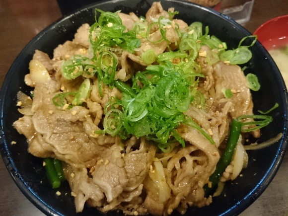 1/18 ガリバタ牛カルビ丼肉増し¥1,130@伝説のすた丼屋八王子店_b0042308_21221427.jpg