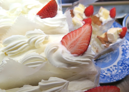 プレミアムなショートケーキ_d0240754_1112270.jpg