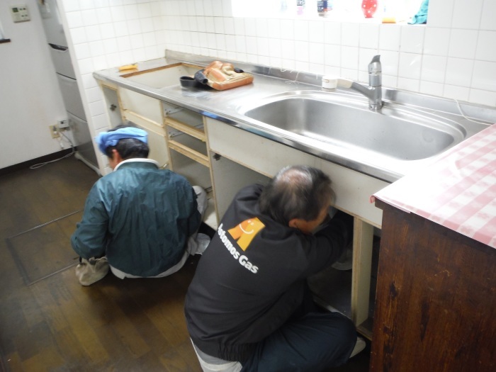 床とキッチン ~ キッチン取替。_d0165368_04402600.jpg