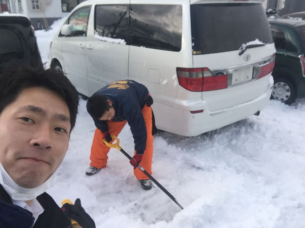 1月20日(金)トミーアウトレット☆ランクル200 ディーゼル 右ハンドル 自社ローン ローンサポート♪♪_b0127002_19020564.jpg
