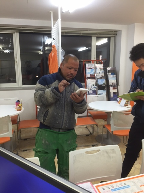 1月20日(金)トミーアウトレット☆ランクル200 ディーゼル 右ハンドル 自社ローン ローンサポート♪♪_b0127002_19430606.jpg