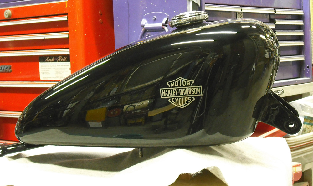 スポタンを黒にペイントしてバーアンドシールドを入れてみた Dress Out White Blog