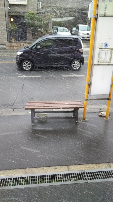 大寒らしい鉛色の雲が押し寄せます_e0094315_16102820.jpg