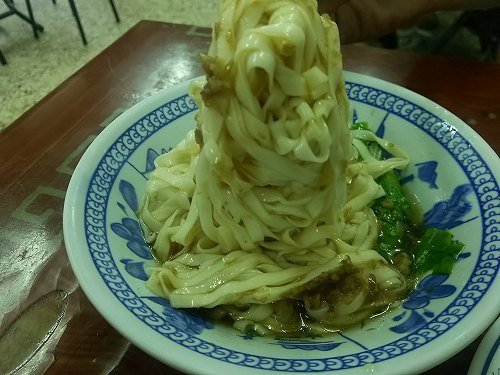 （台中：臭豆腐）穴をあけて～穴を埋めて食べる臭豆腐にはまっています～♪_b0182708_18312743.jpg