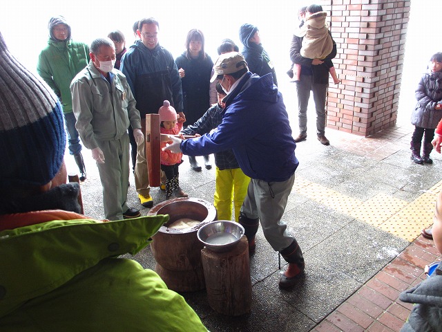 1月14日15日の臼で餅つき・団子さしのようすです。_b0189727_14182422.jpg
