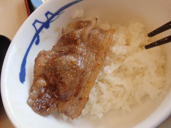 松屋の牛焼肉定食 箕面店_c0118393_11574765.jpg