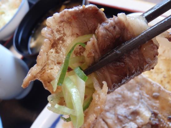松屋の牛焼肉定食 箕面店_c0118393_1211818.jpg