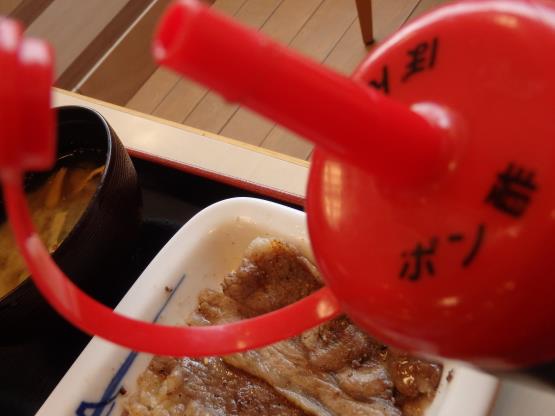 松屋の牛焼肉定食 箕面店_c0118393_1285871.jpg
