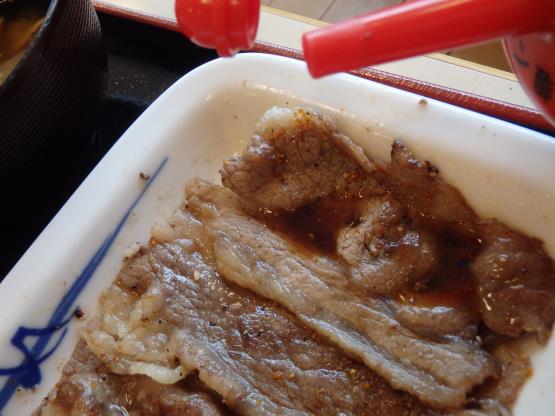 松屋の牛焼肉定食 箕面店_c0118393_1294622.jpg