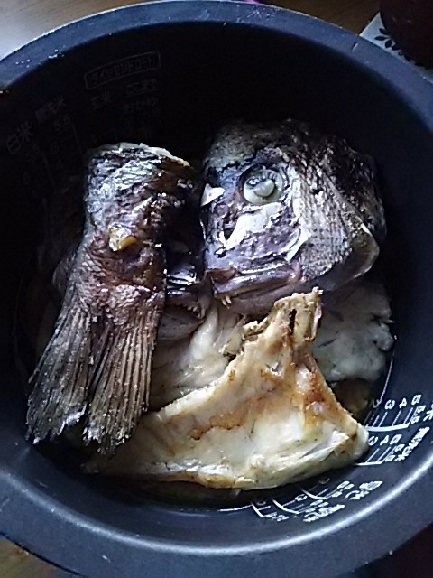 鯛を一尾買いました^^鯛めしを作った!_f0316507_13264397.jpg