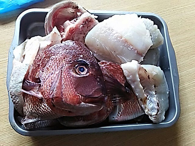 鯛を一尾買いました^^鯛めしを作った!_f0316507_13280483.jpg