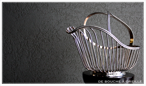 porte bouteille クリストフル製 アンティークのパニエ その2 ボトルバスケット_d0184921_1720581.jpg